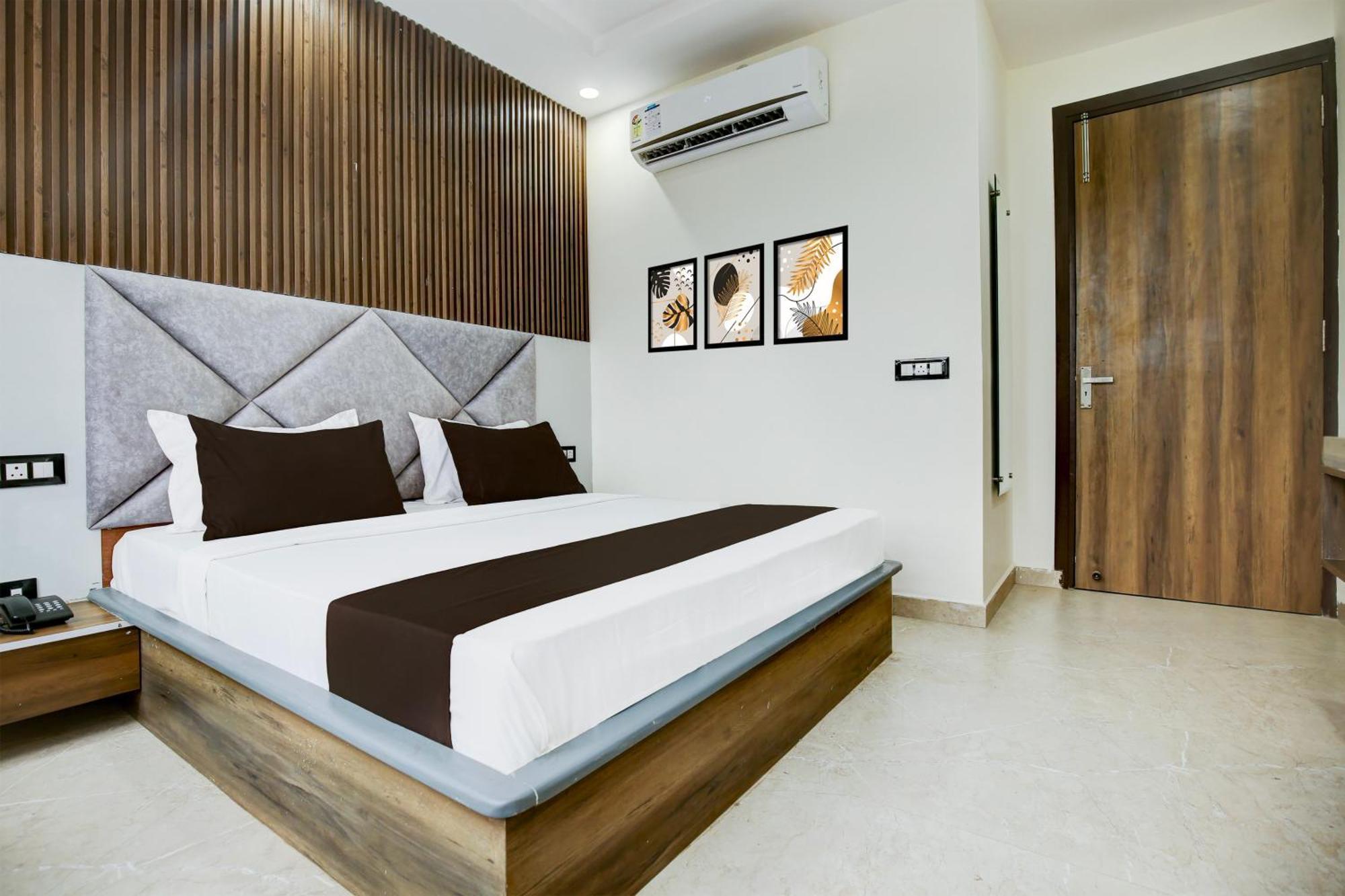 Hotel O Platinum Zirakpur Exterior photo