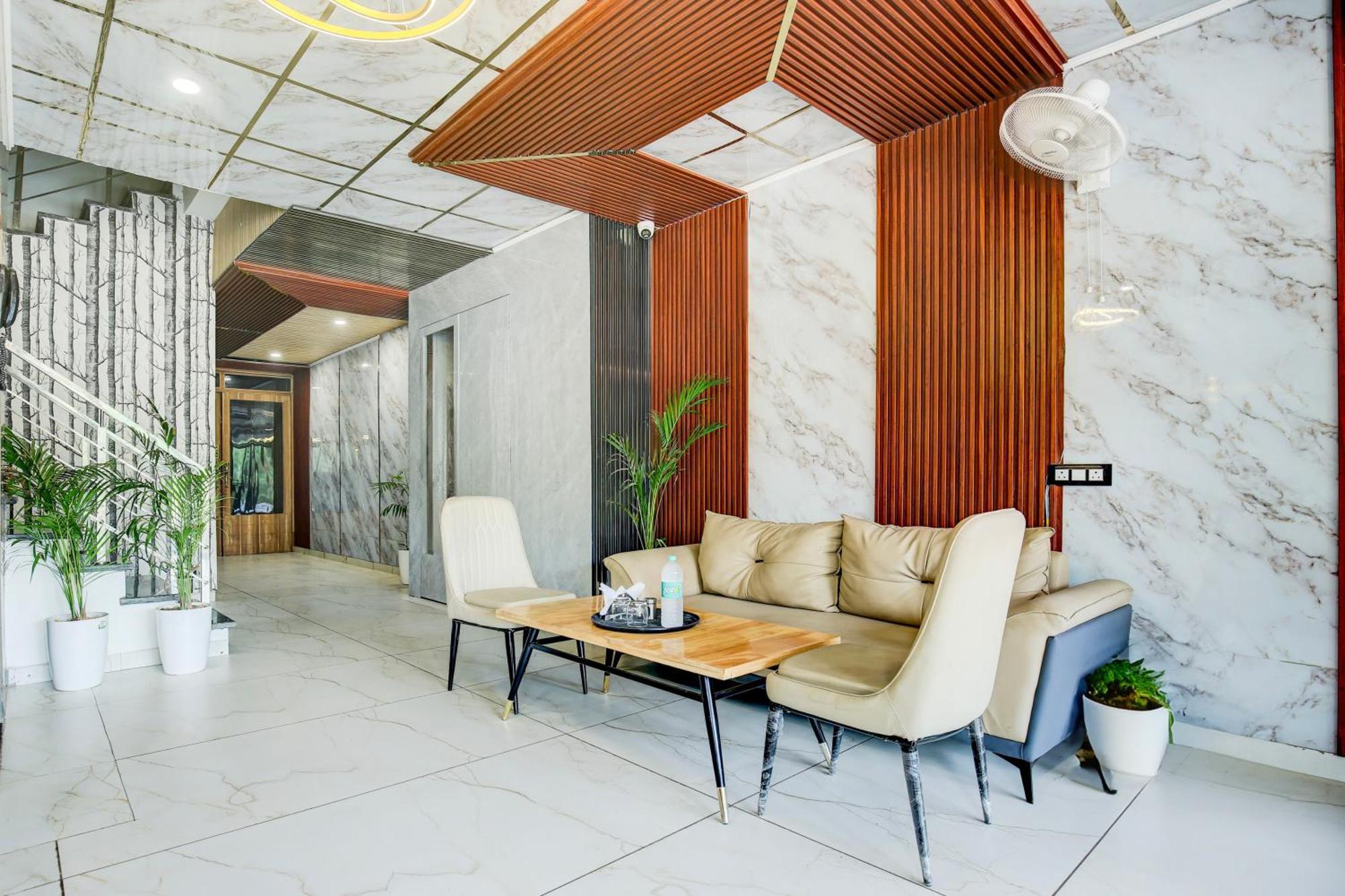 Hotel O Platinum Zirakpur Exterior photo