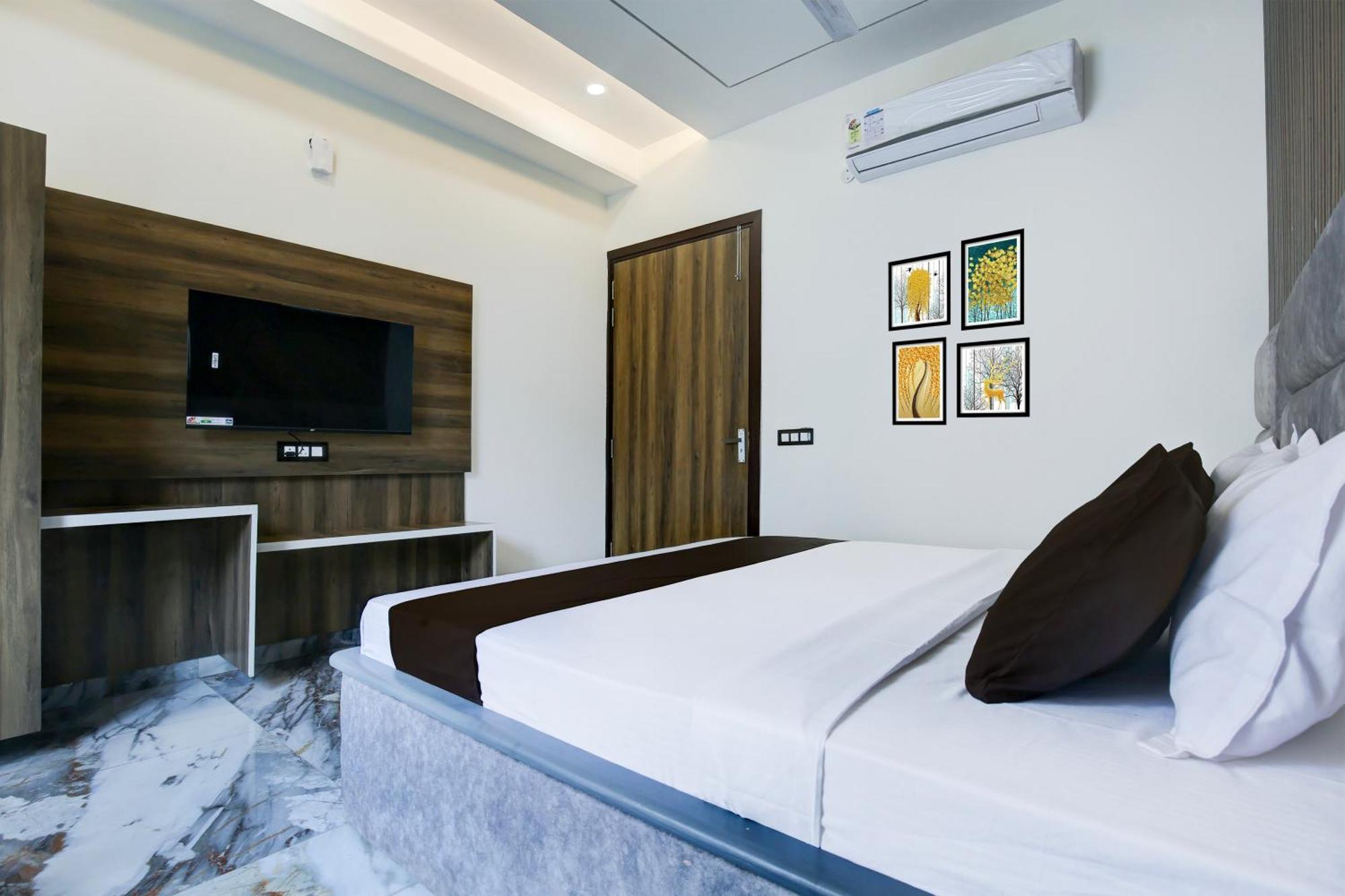Hotel O Platinum Zirakpur Exterior photo