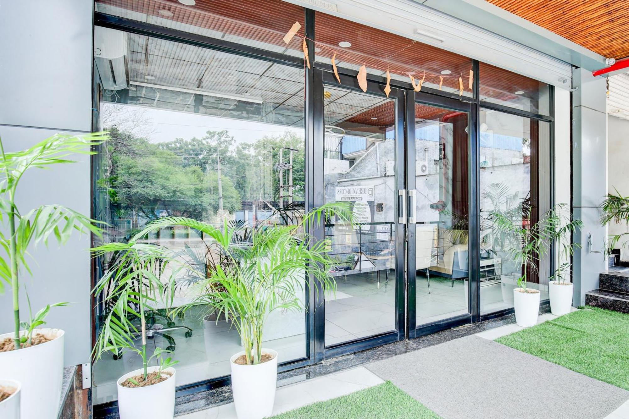 Hotel O Platinum Zirakpur Exterior photo