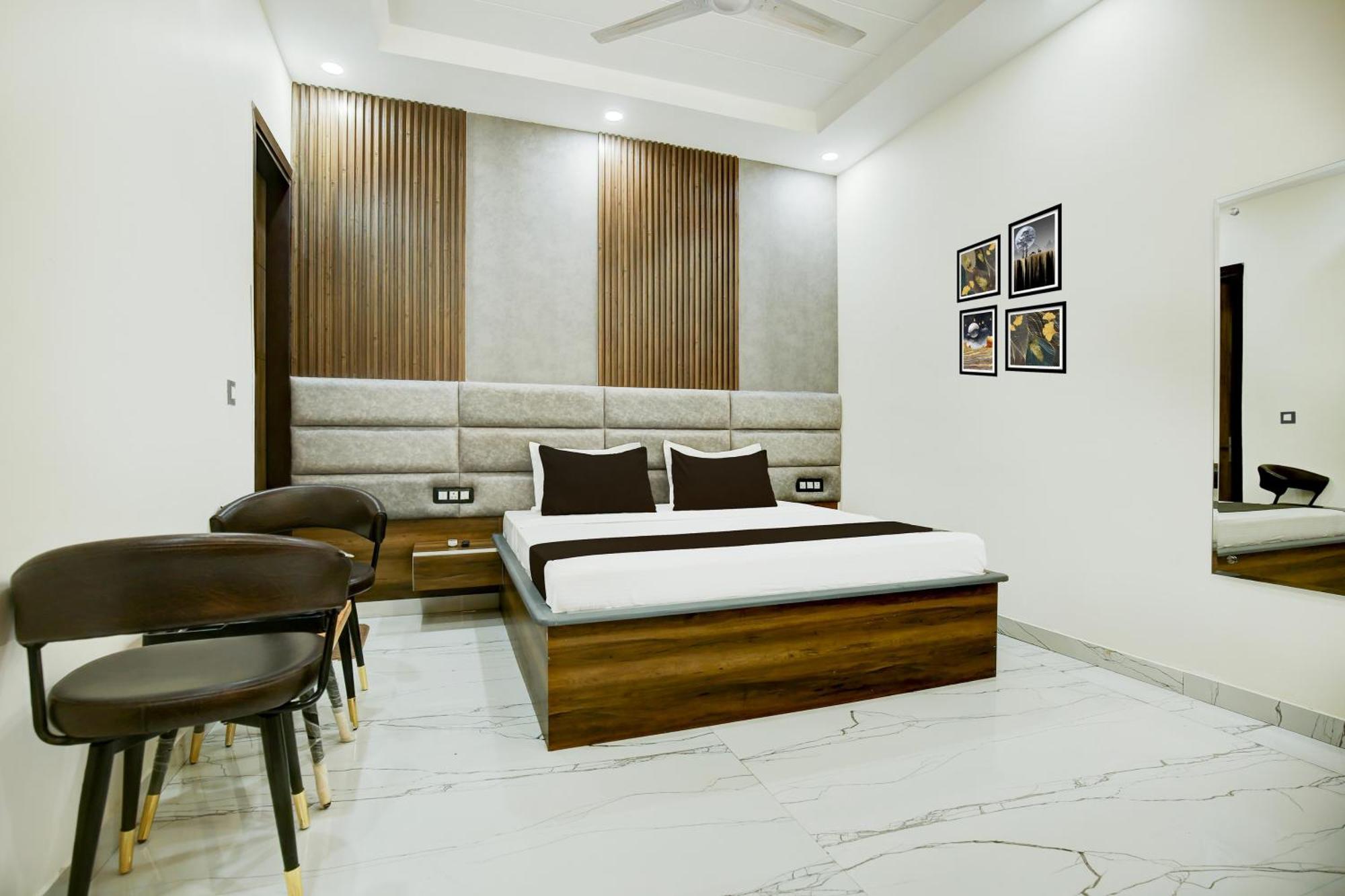 Hotel O Platinum Zirakpur Exterior photo