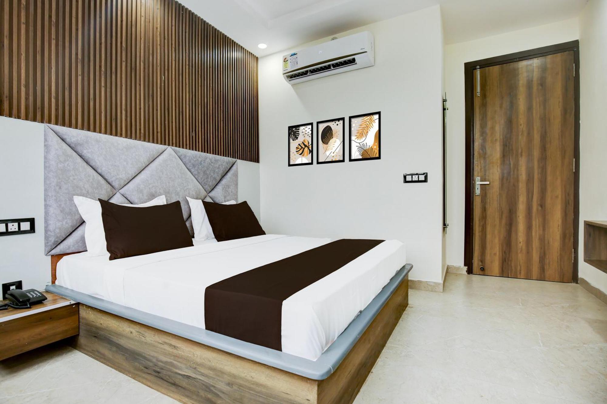 Hotel O Platinum Zirakpur Exterior photo